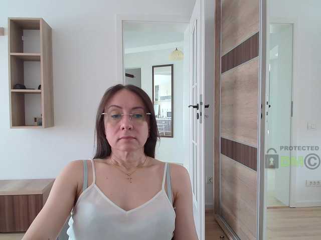 dulcesiomar8 live cam on BongaCams