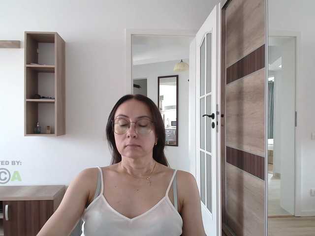 dulcesiomar8 live cam on BongaCams