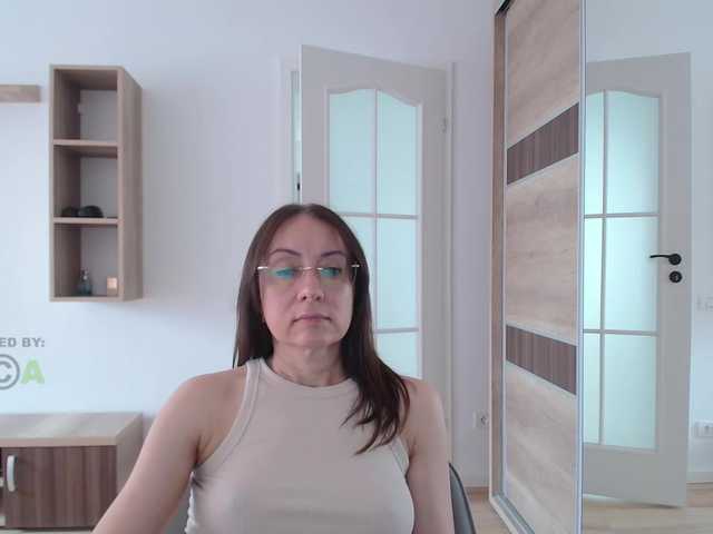 dulcesiomar8 live cam on BongaCams