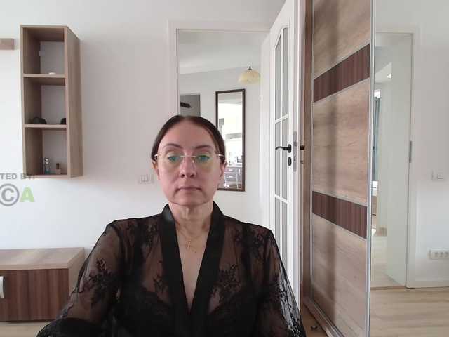 dulcesiomar8 live cam on BongaCams