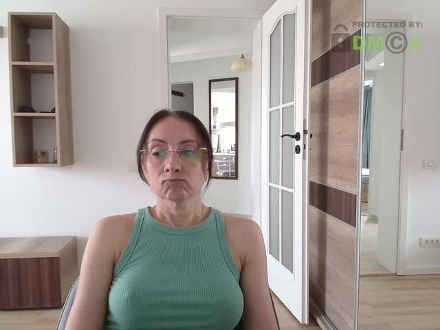 dulcesiomar8 live cam on BongaCams