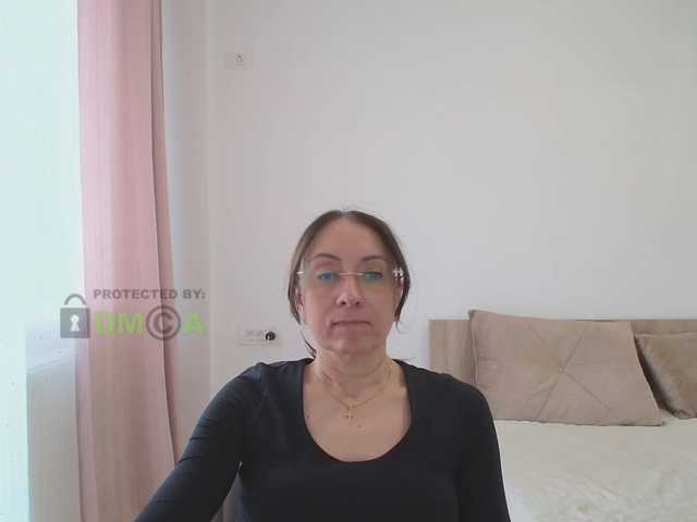 dulcesiomar8 live cam on BongaCams