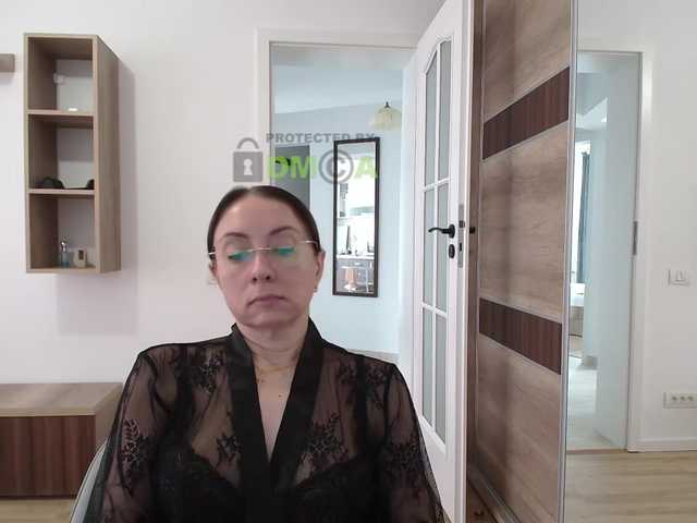 dulcesiomar8 live cam on BongaCams