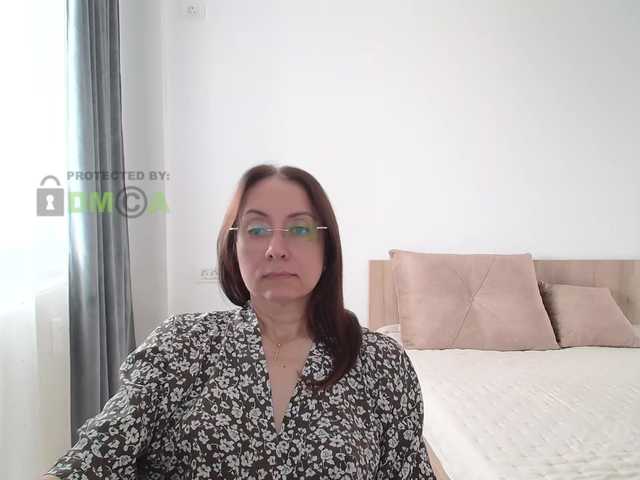 dulcesiomar8 live cam on BongaCams