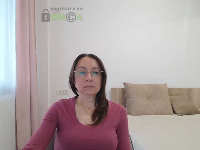dulcesiomar8 live cam on BongaCams