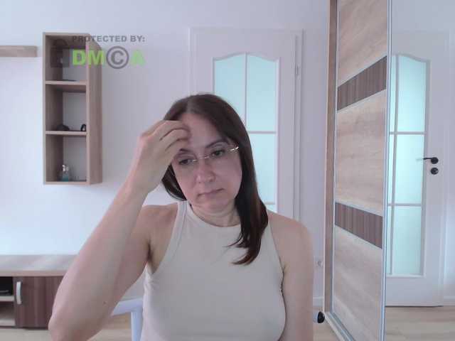 dulcesiomar8 live cam on BongaCams
