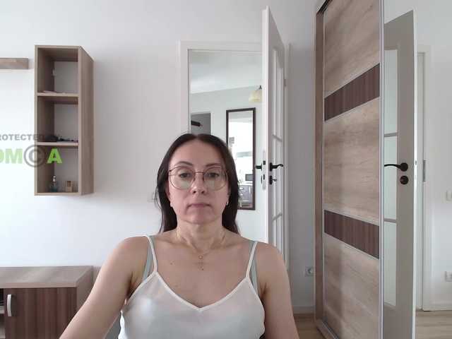 dulcesiomar8 live cam on BongaCams