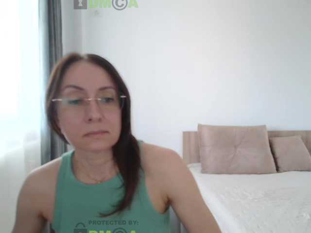 dulcesiomar8 live cam on BongaCams