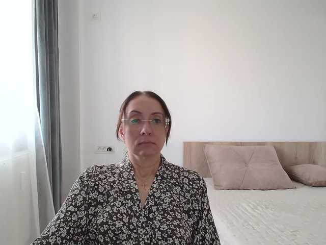 dulcesiomar8 live cam on BongaCams