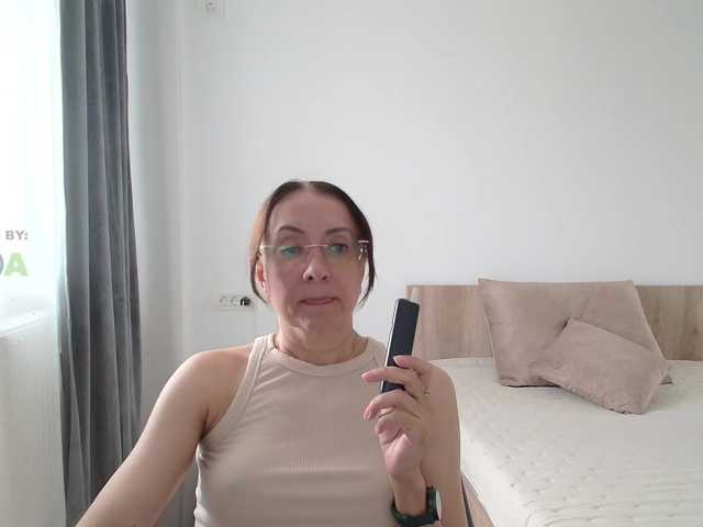 Valerianice live cam preview