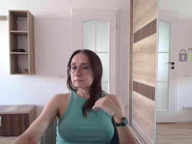 dulcesiomar8 Live Webcam on BongaCams