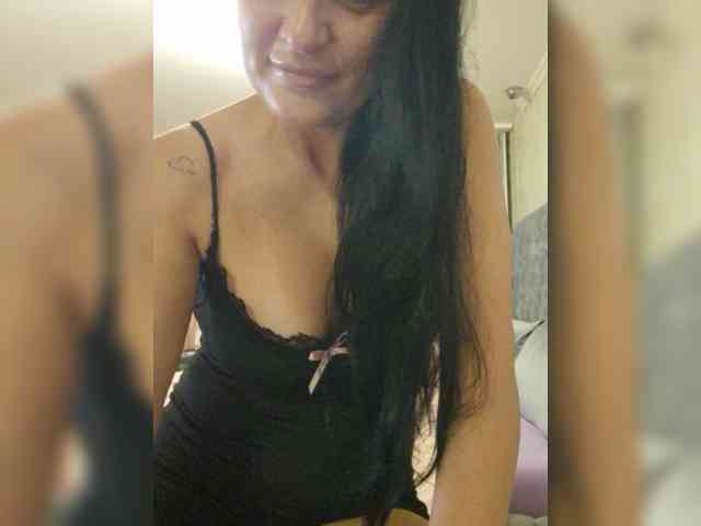 FoxxyAna webcam