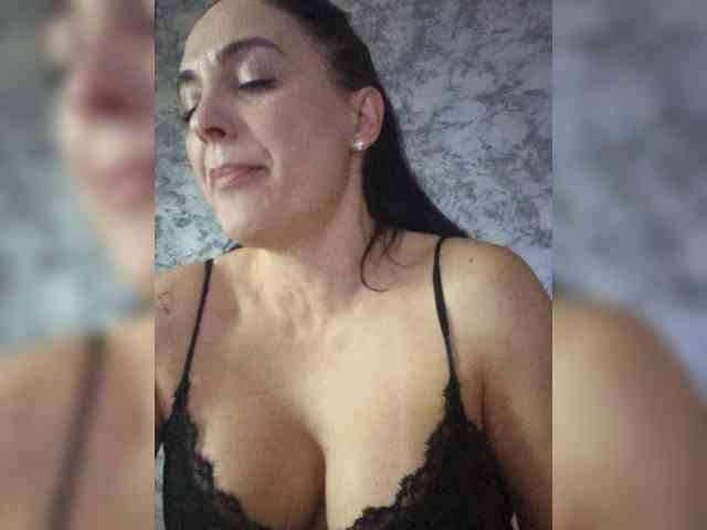 FoxxyAna webcam