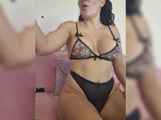 FoxxyAna webcam