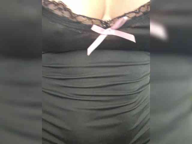 FoxxyAna webcam