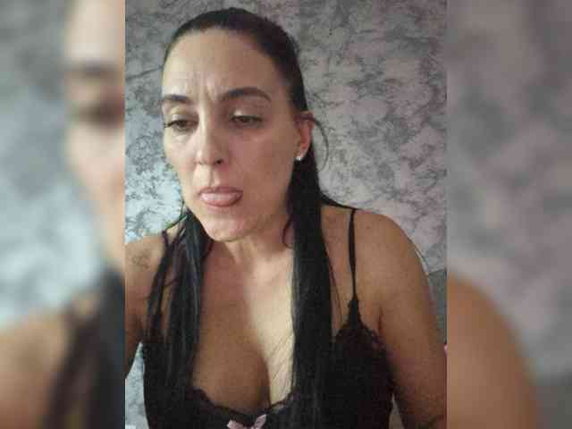 FoxxyAna webcam