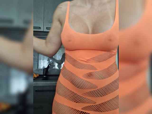 FoxxyAna webcam