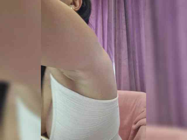 FoxxyAna webcam