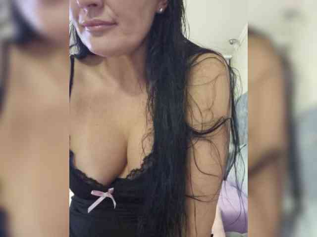 FoxxyAna webcam