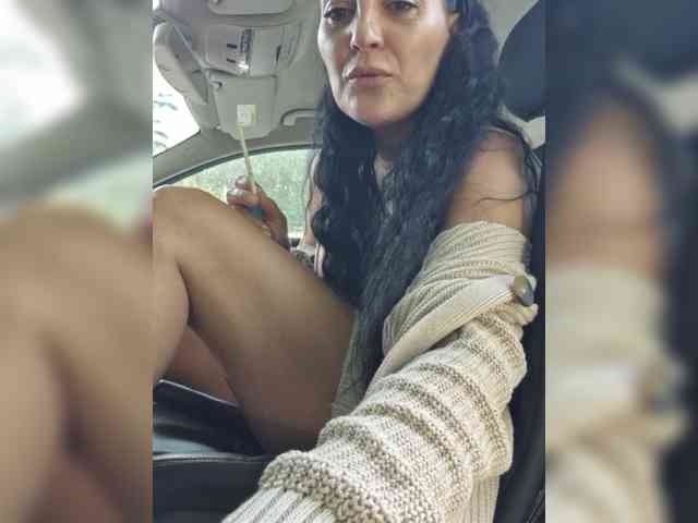 FoxxyAna webcam
