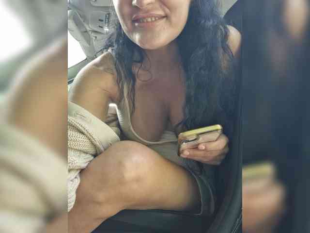 FoxxyAna webcam