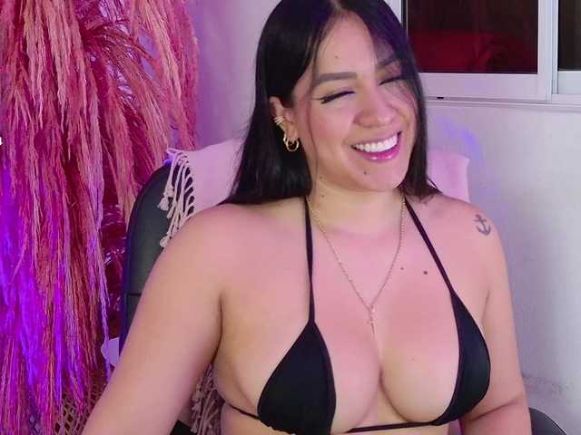 ZoeCamils live cam on BongaCams