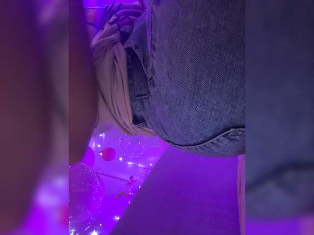 ZoeCamils live cam on BongaCams