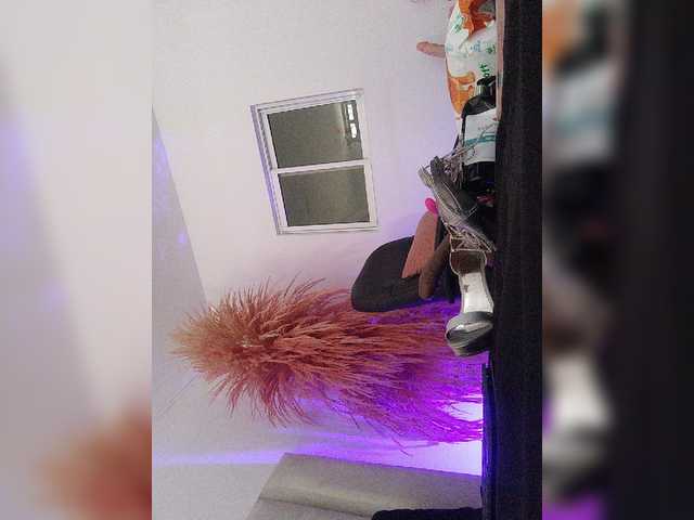 ZoeCamils live cam on BongaCams