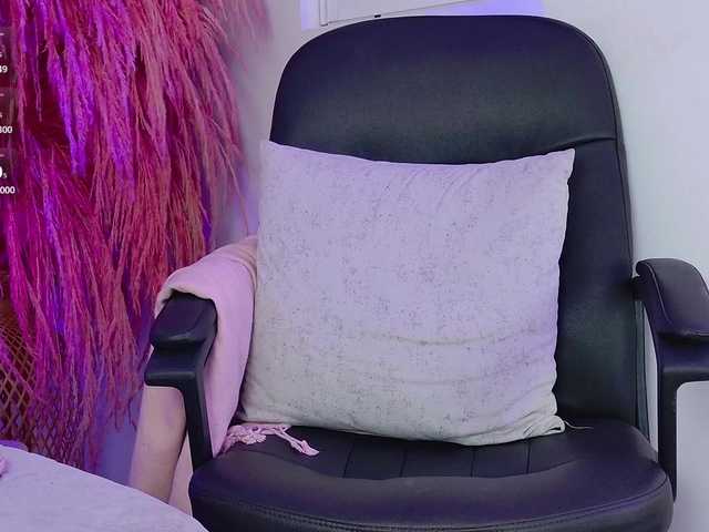 ZoeCamils live cam on BongaCams