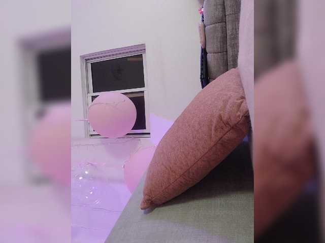 ZoeCamils live cam on BongaCams