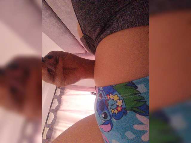 ZoeCamils live cam on BongaCams