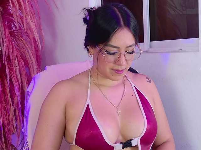 ZoeCamils live cam on BongaCams