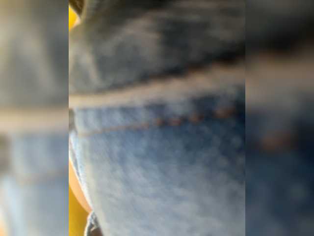 ZoeCamils live cam preview