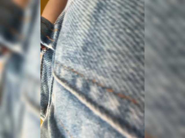 ZoeCamils live cam preview