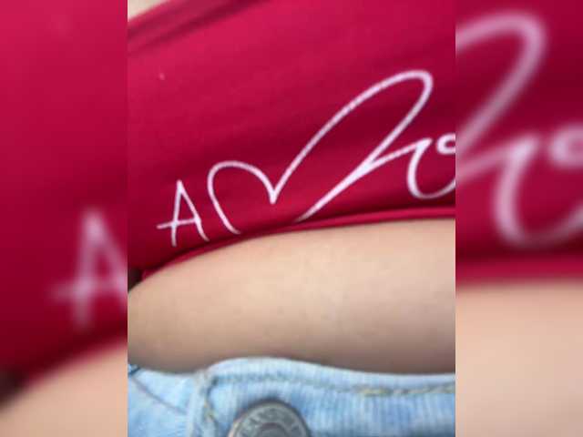 ZoeCamils live cam on BongaCams