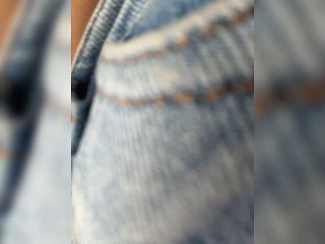 ZoeCamils live cam preview