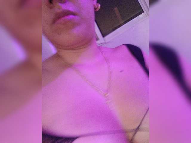 ZoeCamils live cam on BongaCams