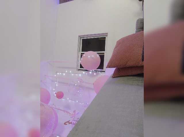 ZoeCamils live cam on BongaCams