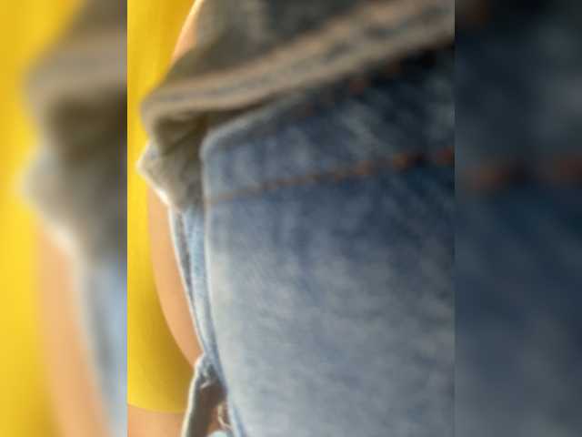 ZoeCamils live cam preview