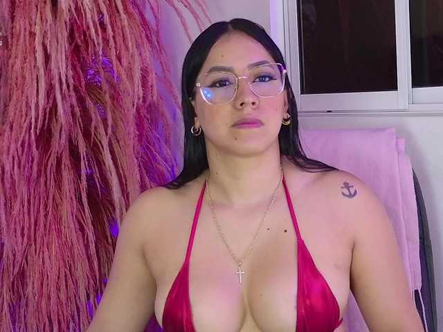 ZoeCamils live cam on BongaCams