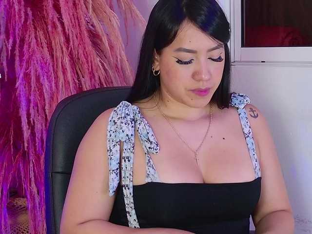 ZoeCamils live cam on BongaCams