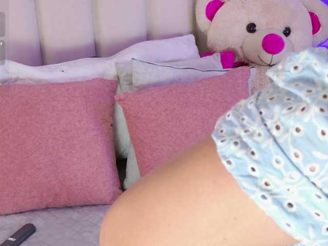 ZoeCamils live cam on BongaCams