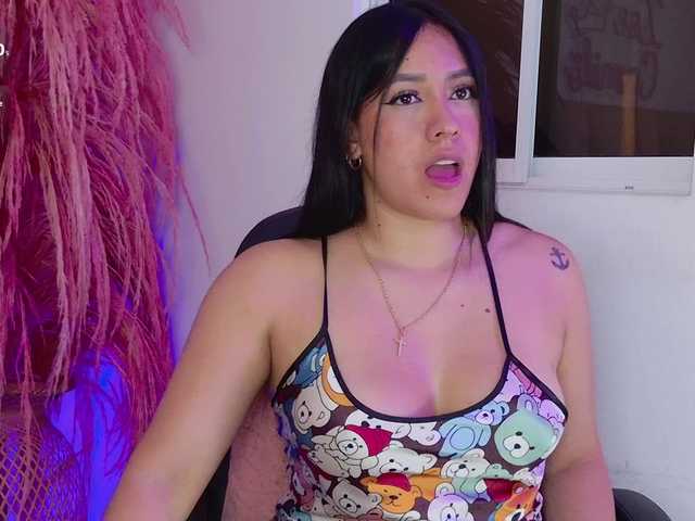 ZoeCamils live cam on BongaCams