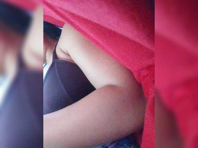 ZoeCamils live cam on BongaCams
