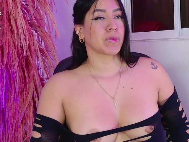 ZoeCamils live cam on BongaCams