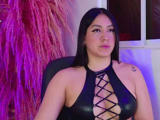 ZoeCamils live cam on BongaCams