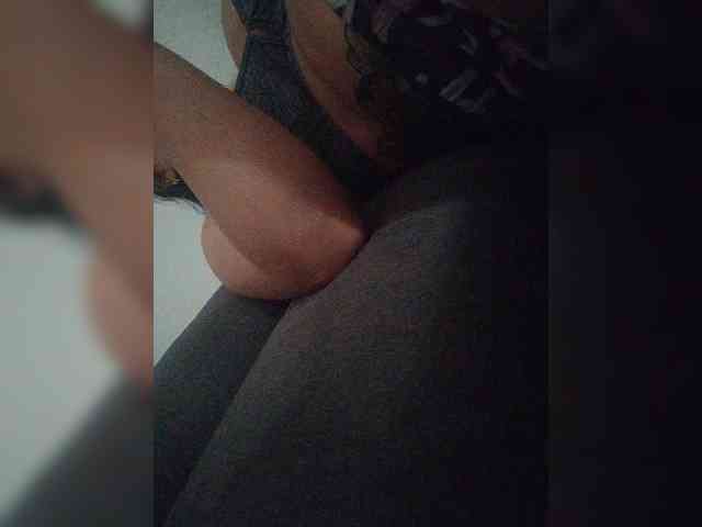 ZoeCamils webcam