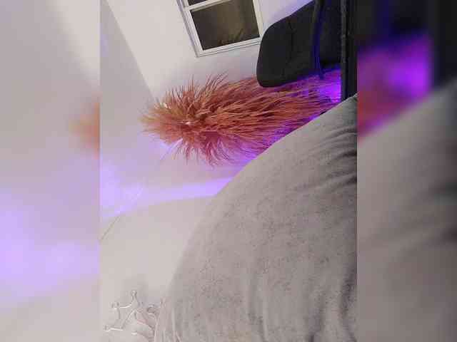 ZoeCamils webcam