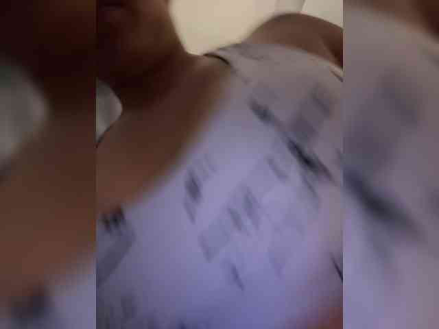 ZoeCamils webcam