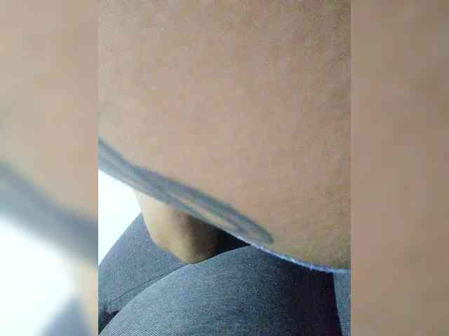 ZoeCamils webcam